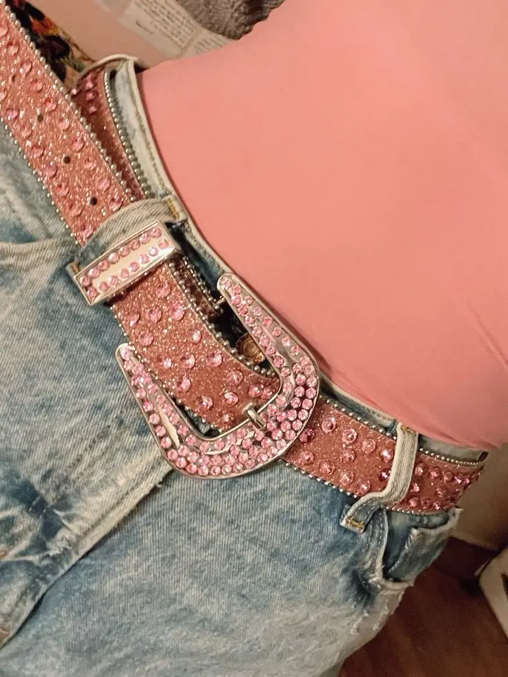 DIY Rhinestone Accessories That Make Your Bags, Belts and Shoes Look Runway-Ready (1)