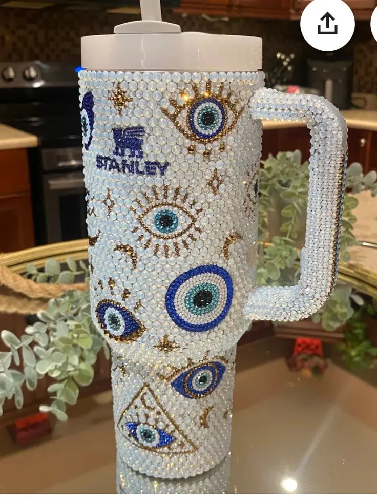 DIY Rhinestone Accessories That Make Your Bags, Belts and Shoes Look Runway-Ready (12)