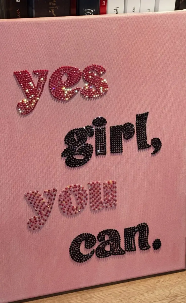 DIY Rhinestone Accessories That Make Your Bags, Belts and Shoes Look Runway-Ready (17)