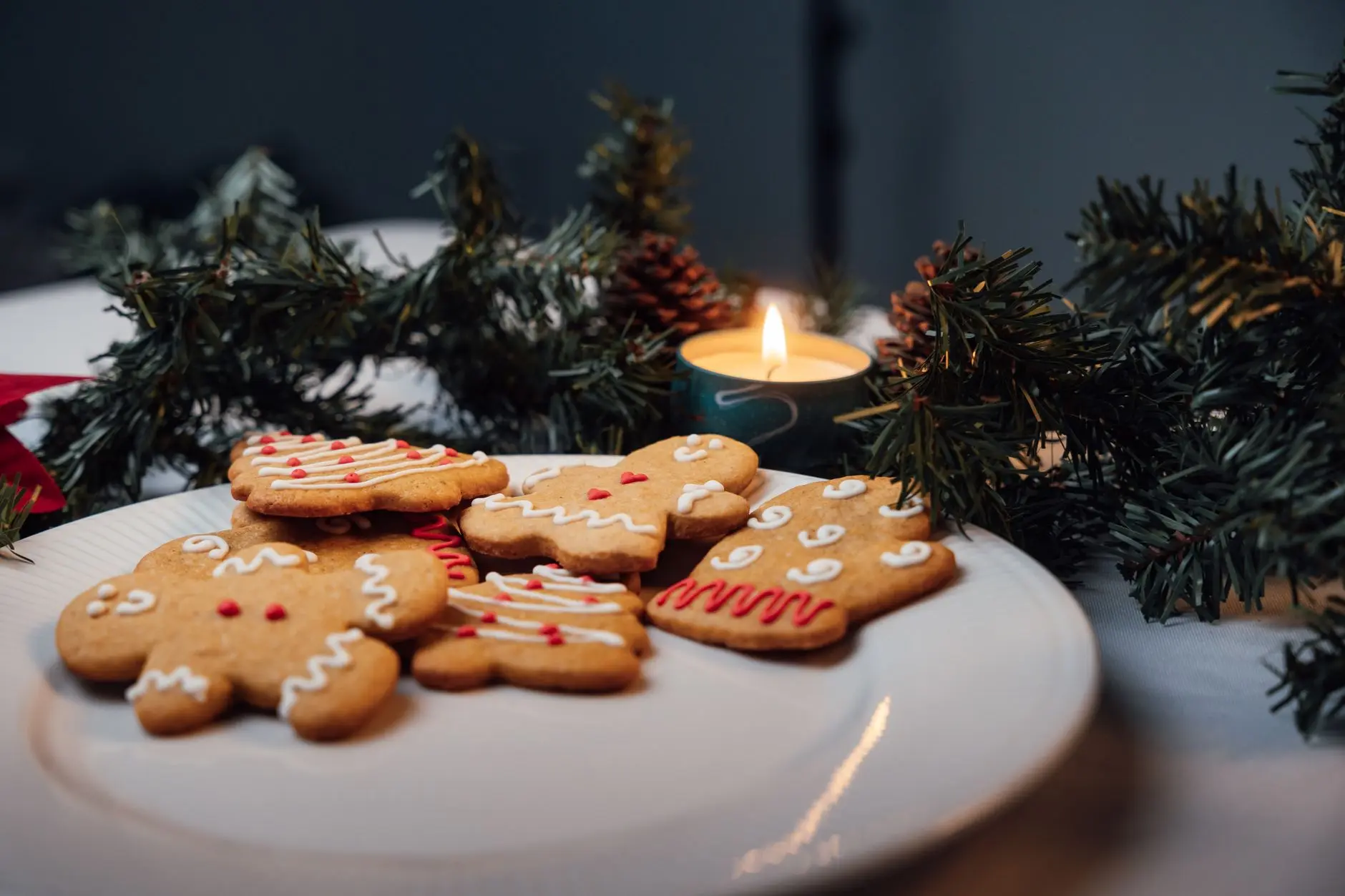18 Christmas Eve Party Games for a Cozy Family Night