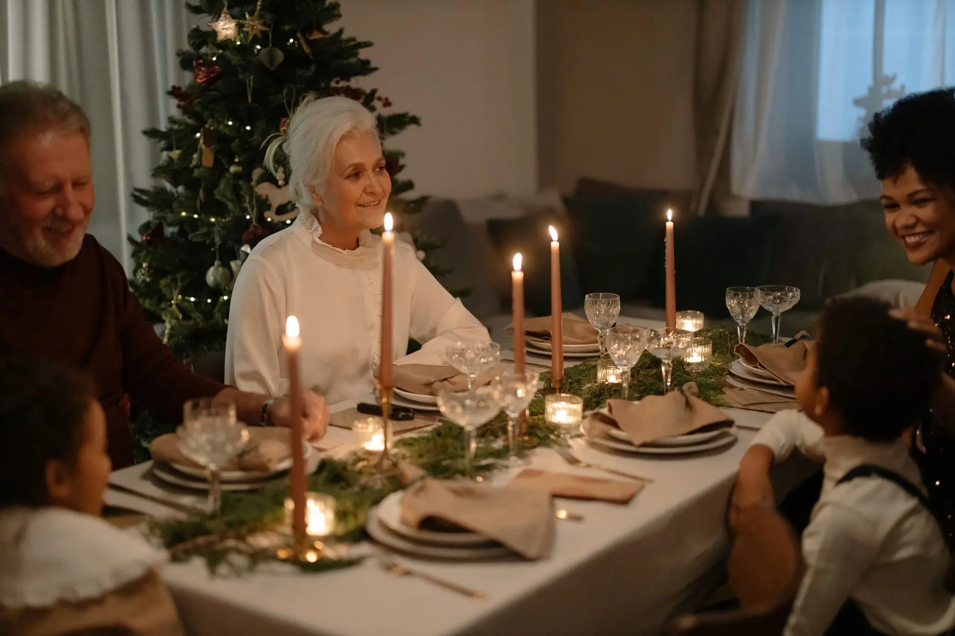 22 Christmas Party Games the Whole Family Can Play Together