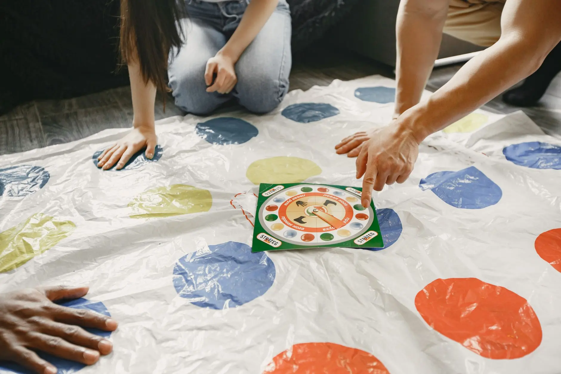 22 Family Party Games Everyone from Kids to Grandparents Can Play