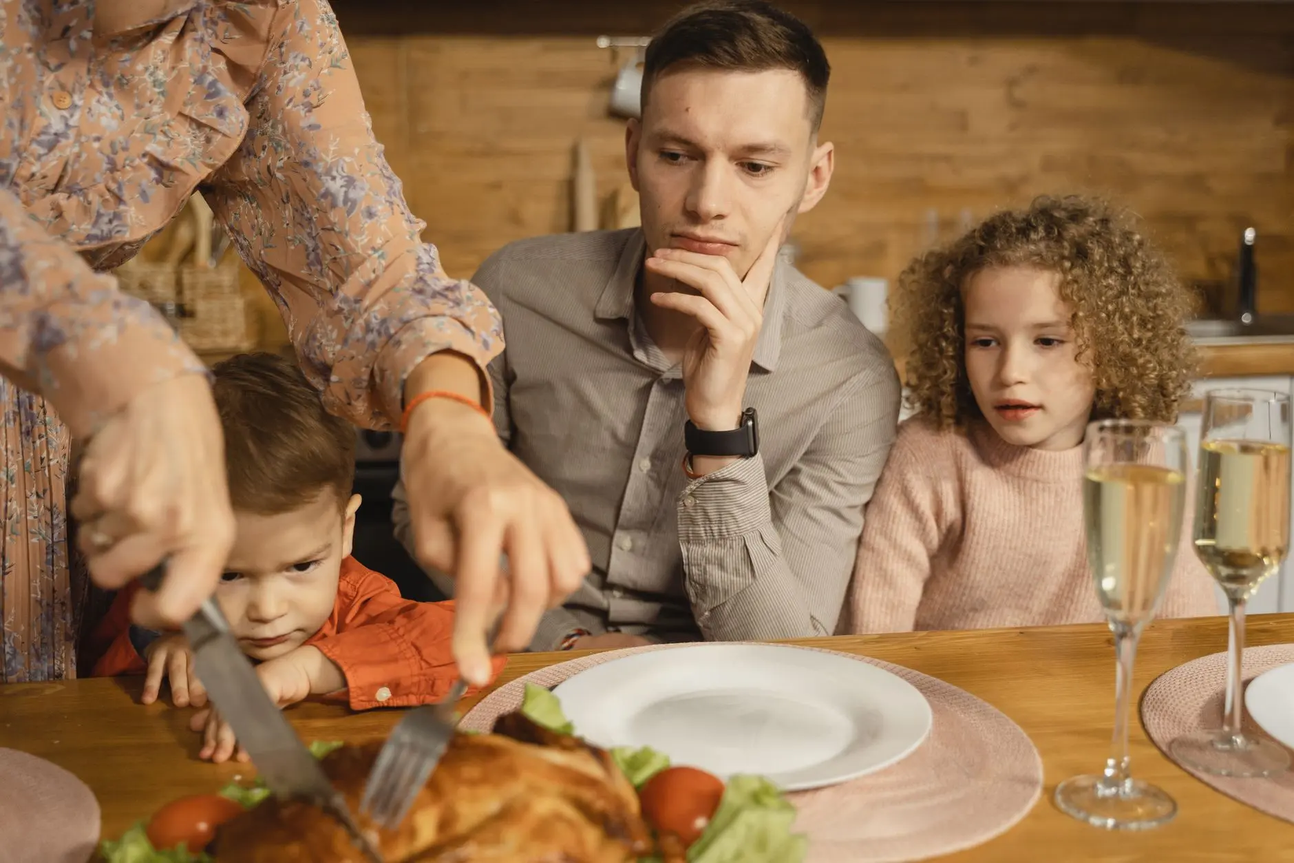 15 Thanksgiving Dinner Games to Play Around the Table