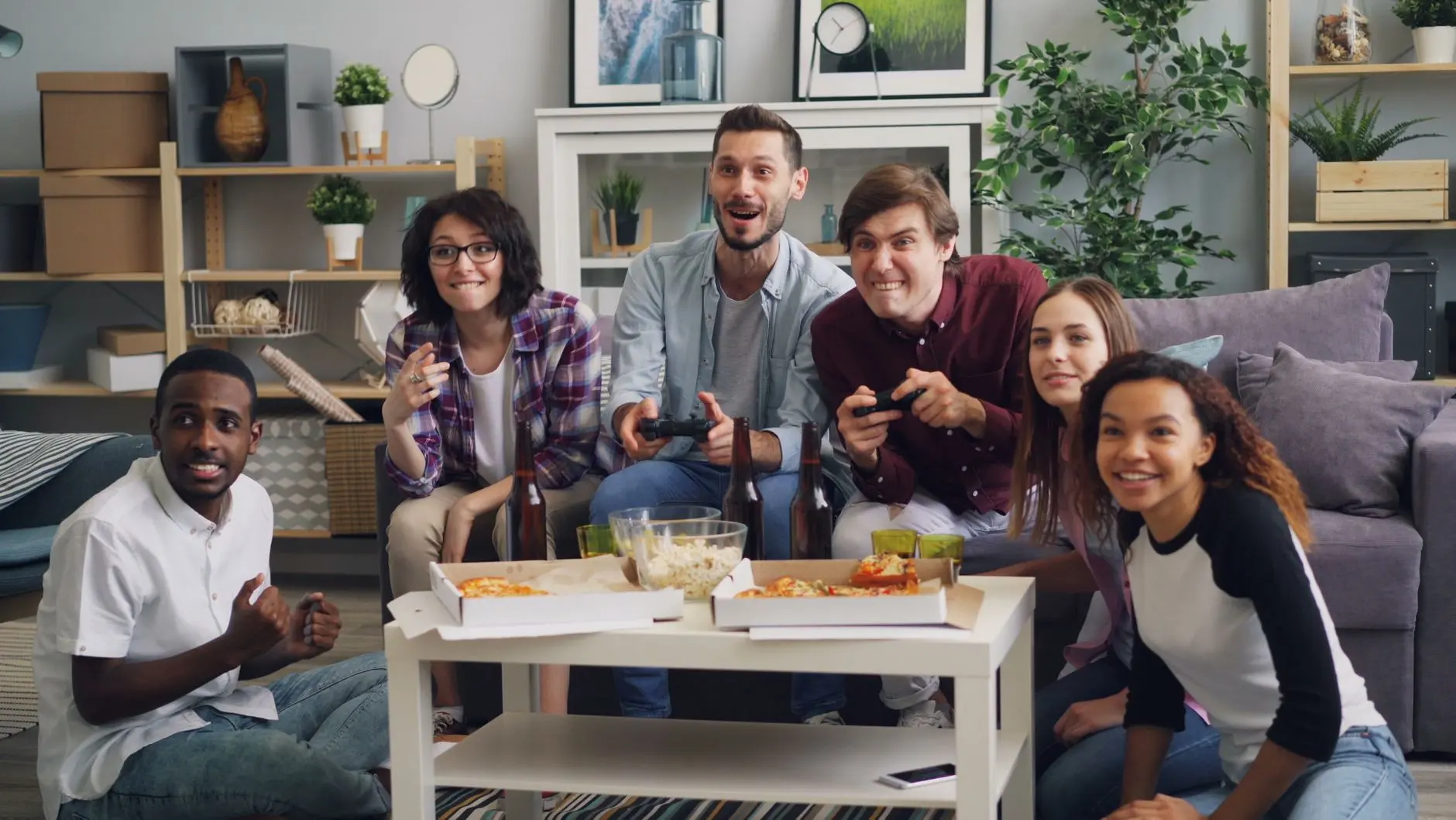 25 Thanksgiving Games for Adults That Aren't Boring