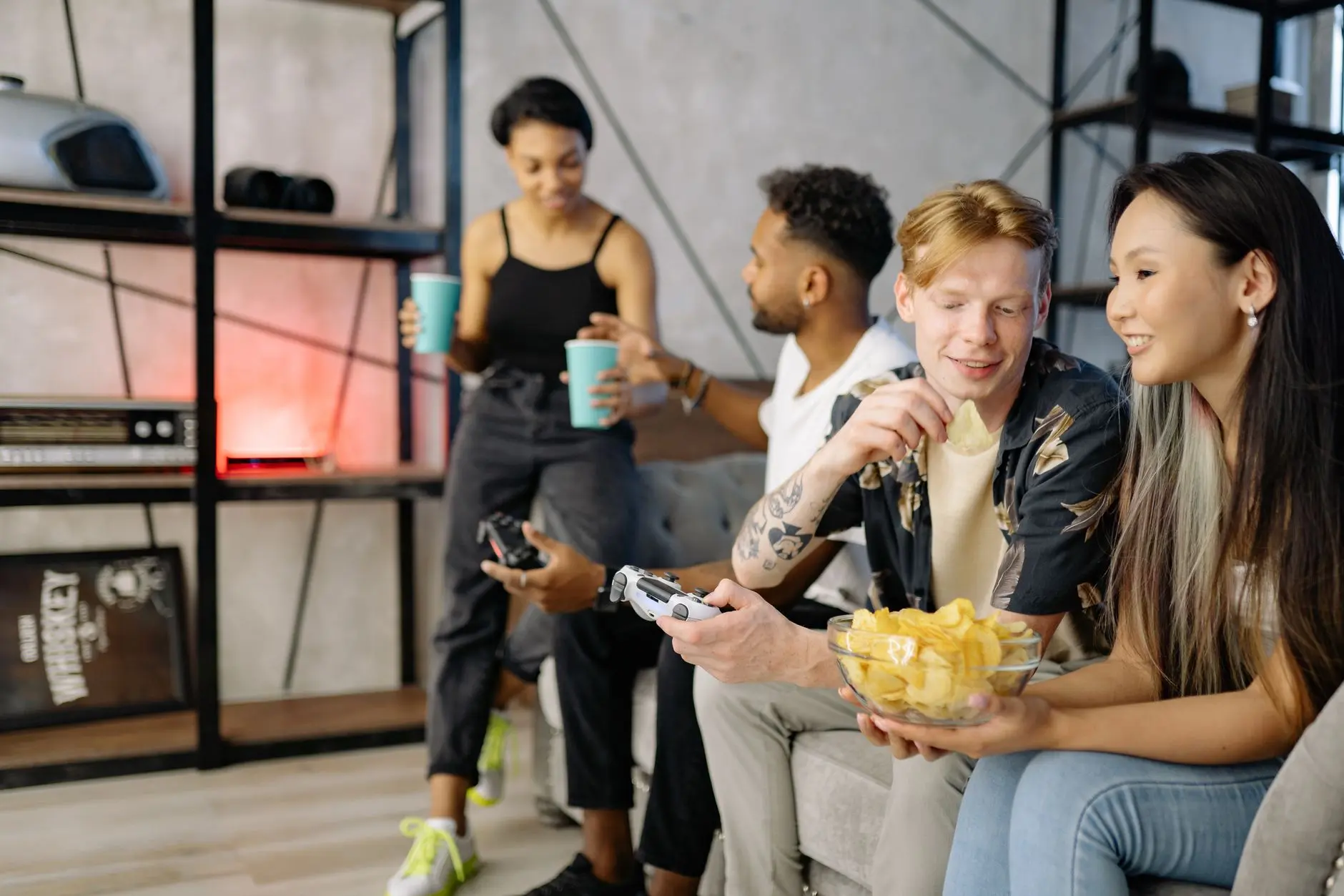18 Thanksgiving Group Games for a Big Crowd