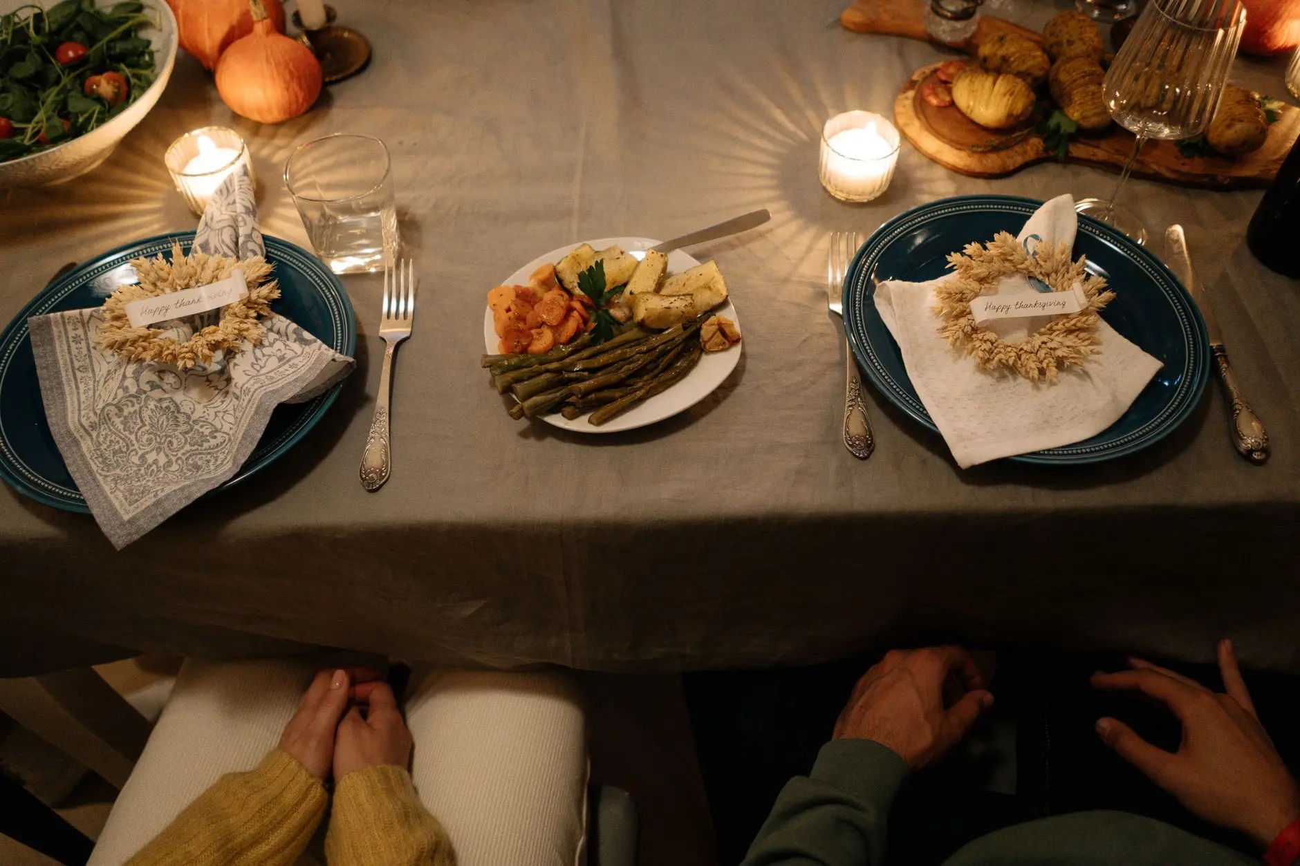 15 Thanksgiving Table Games You Can Play Without Getting Up