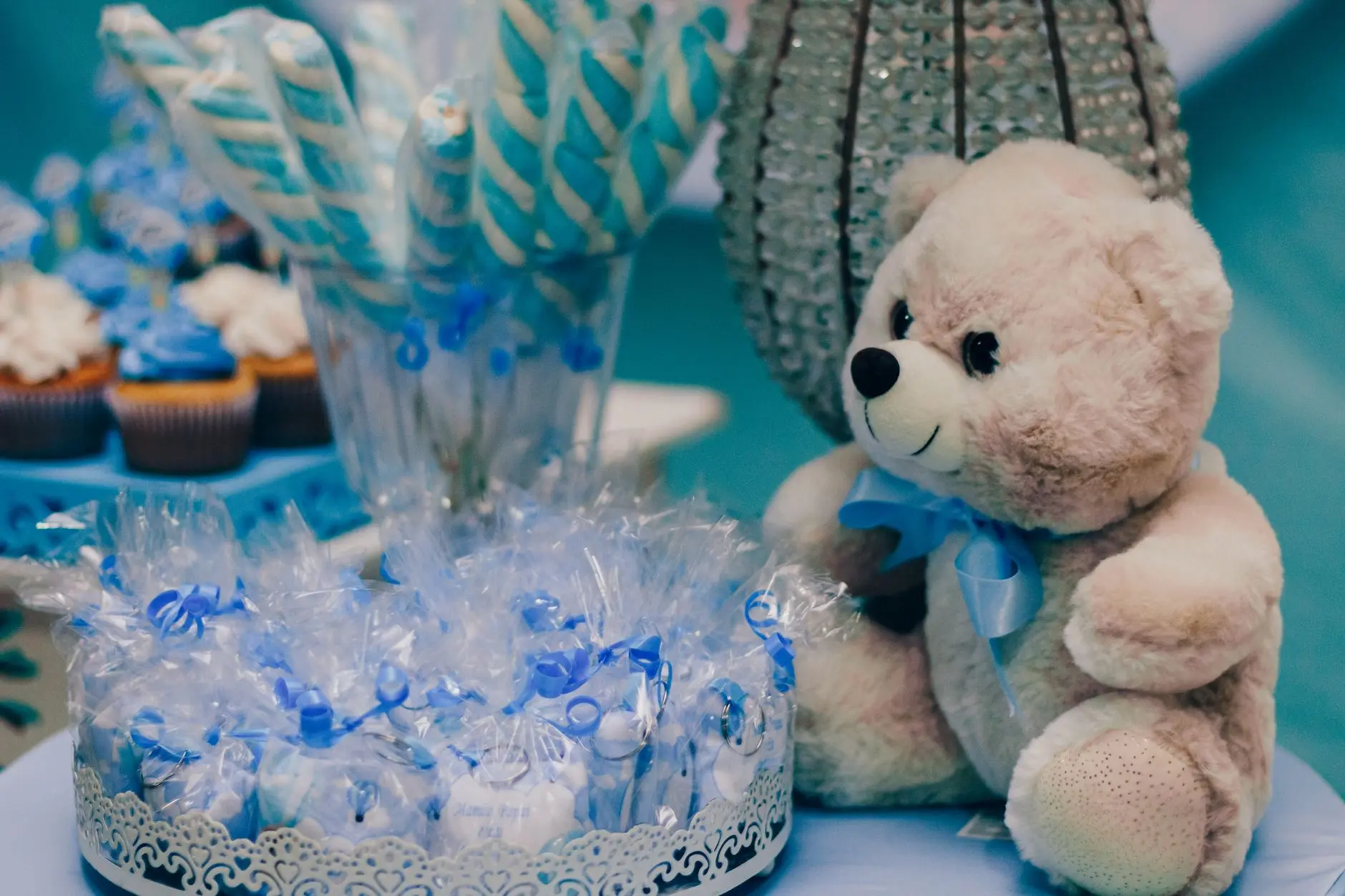 16 Co-Ed Baby Shower Games That Get Competitive Fast