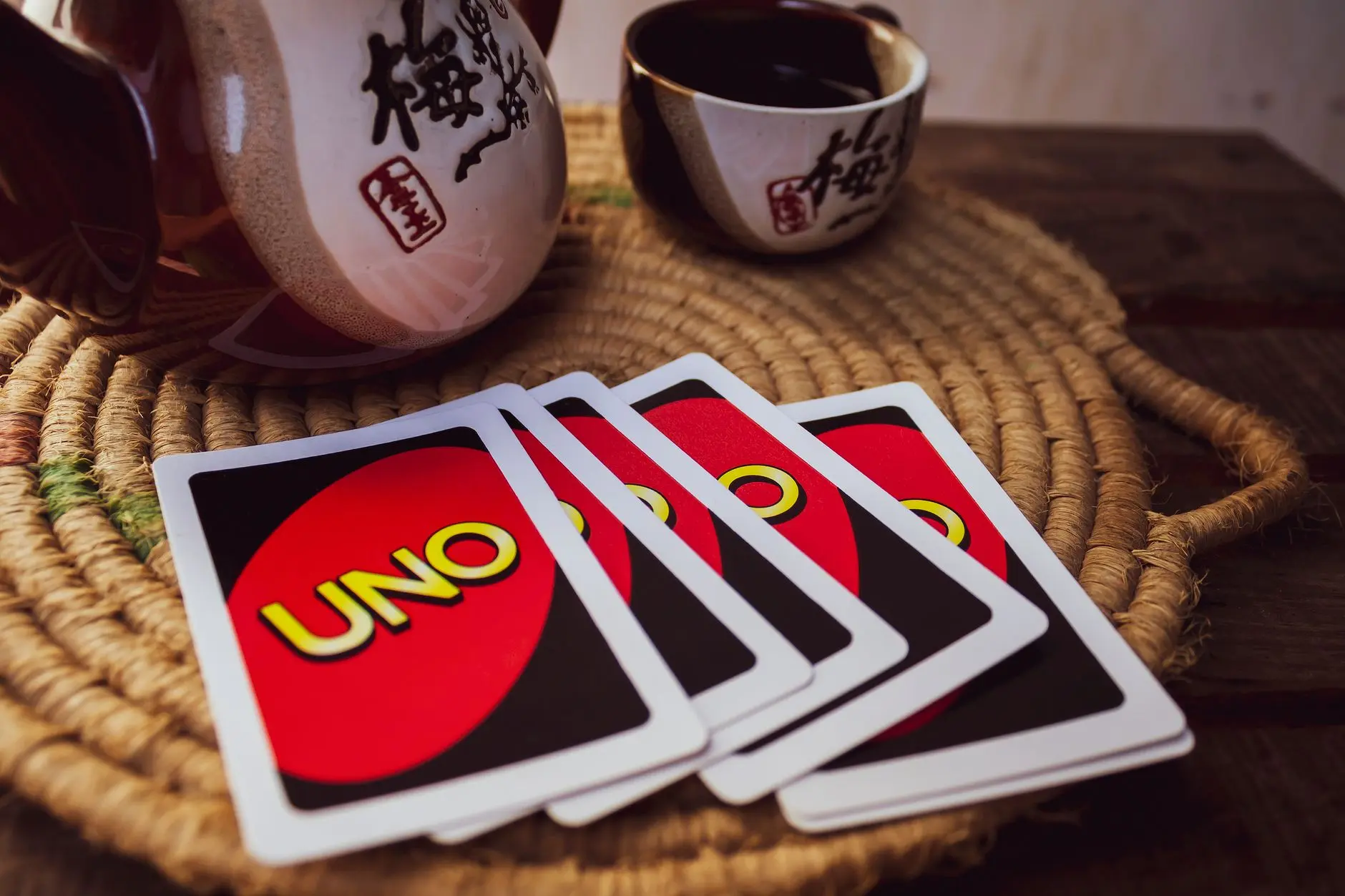 20 Cozy Family Game Night Ideas for a Slow Night In