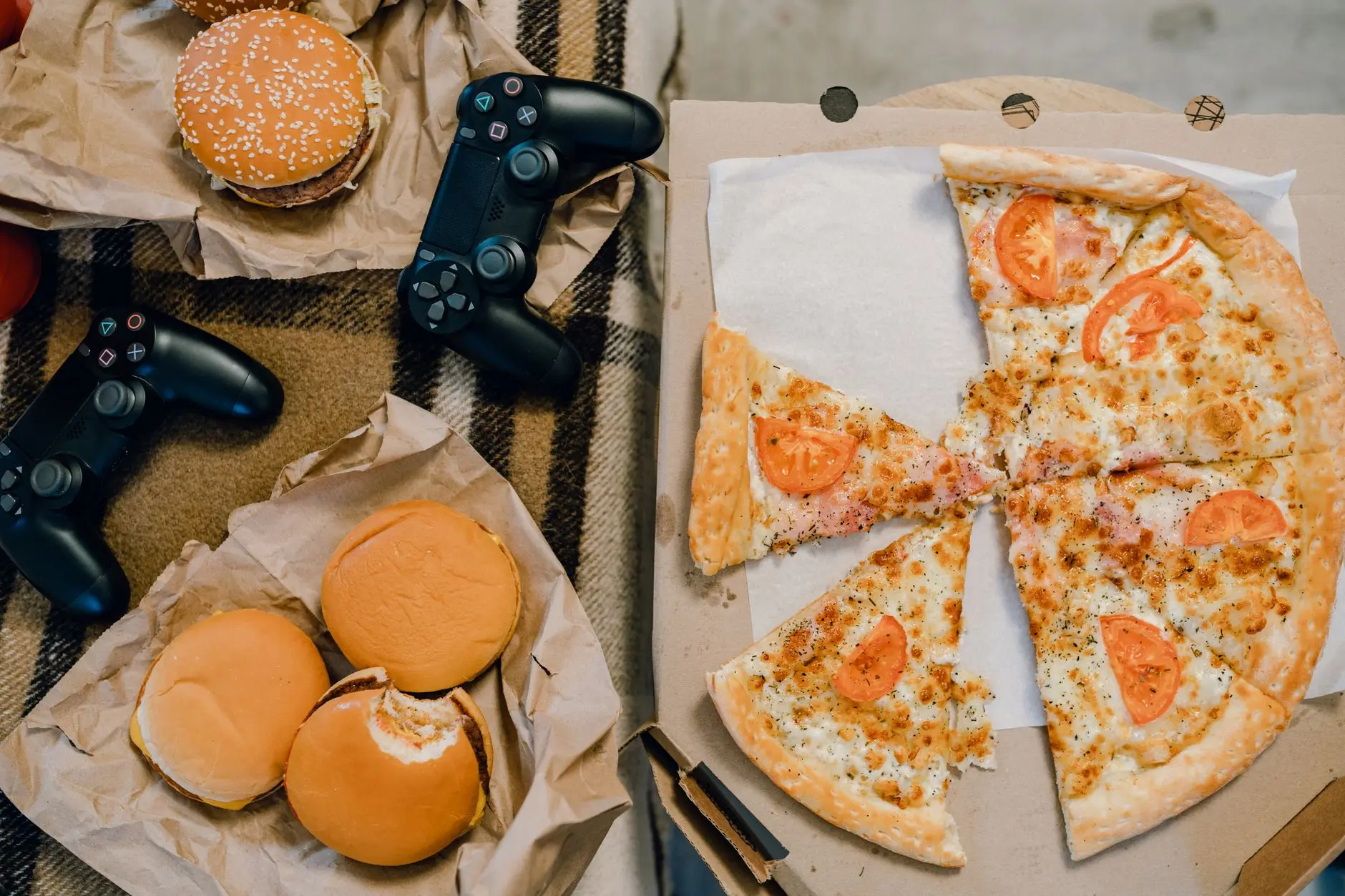 15 Family Game Night Snacks and Finger Foods for the Whole Table