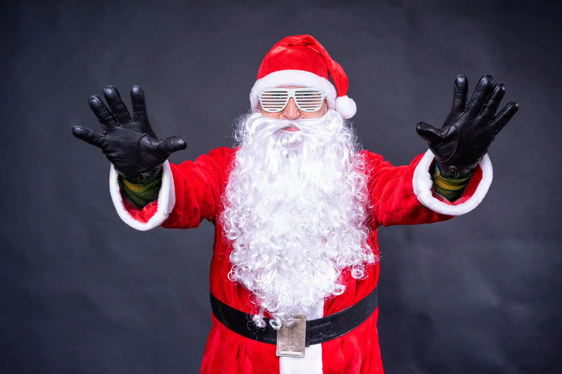 17 Funny Christmas Party Games With Free Printables, No Slapstick Required