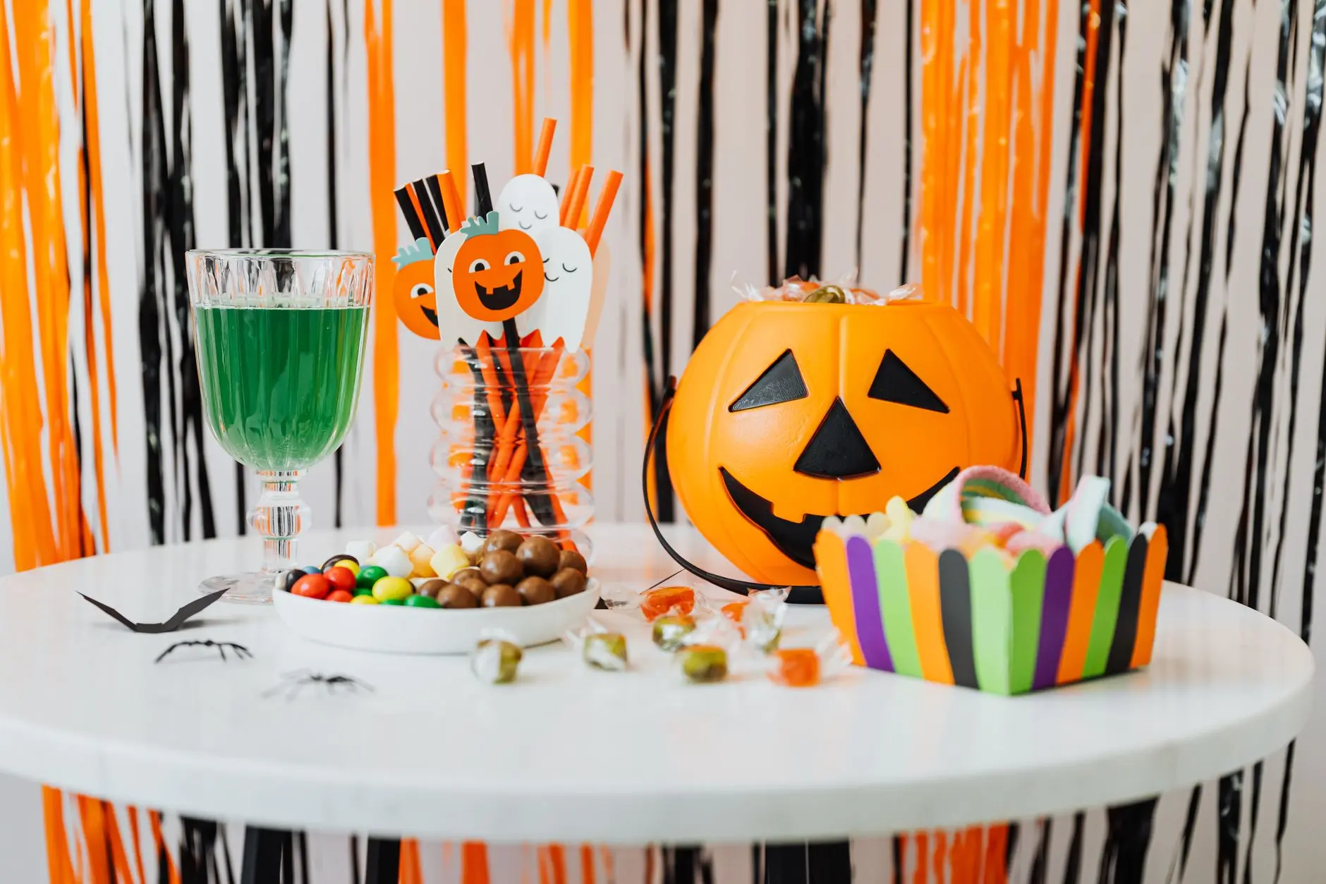 20 Halloween Class Party Games Teachers Can Run in 30 Minutes