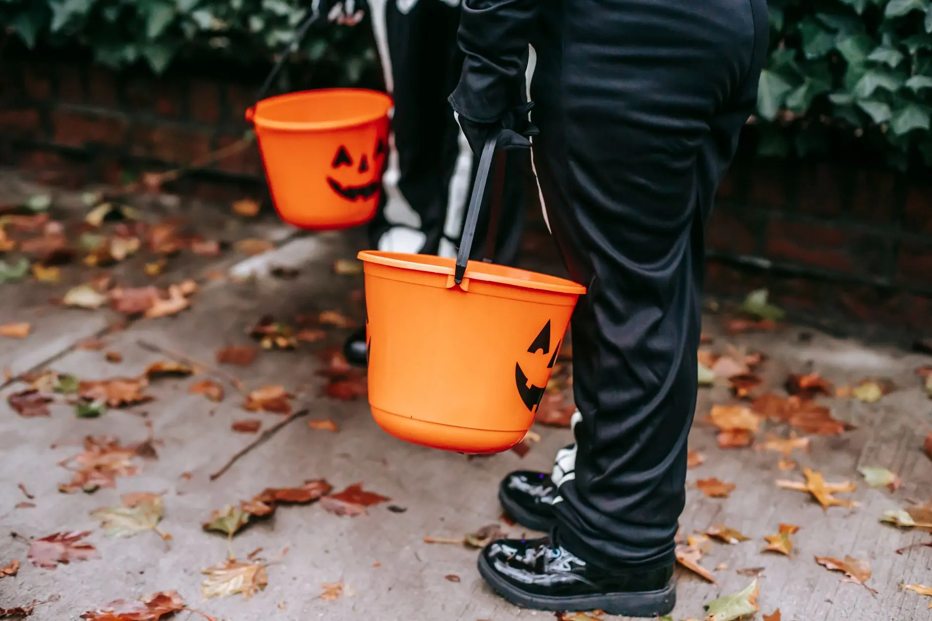 22 Trunk or Treat Setups for Crowds of 40-Plus Where Every Car Is a Station