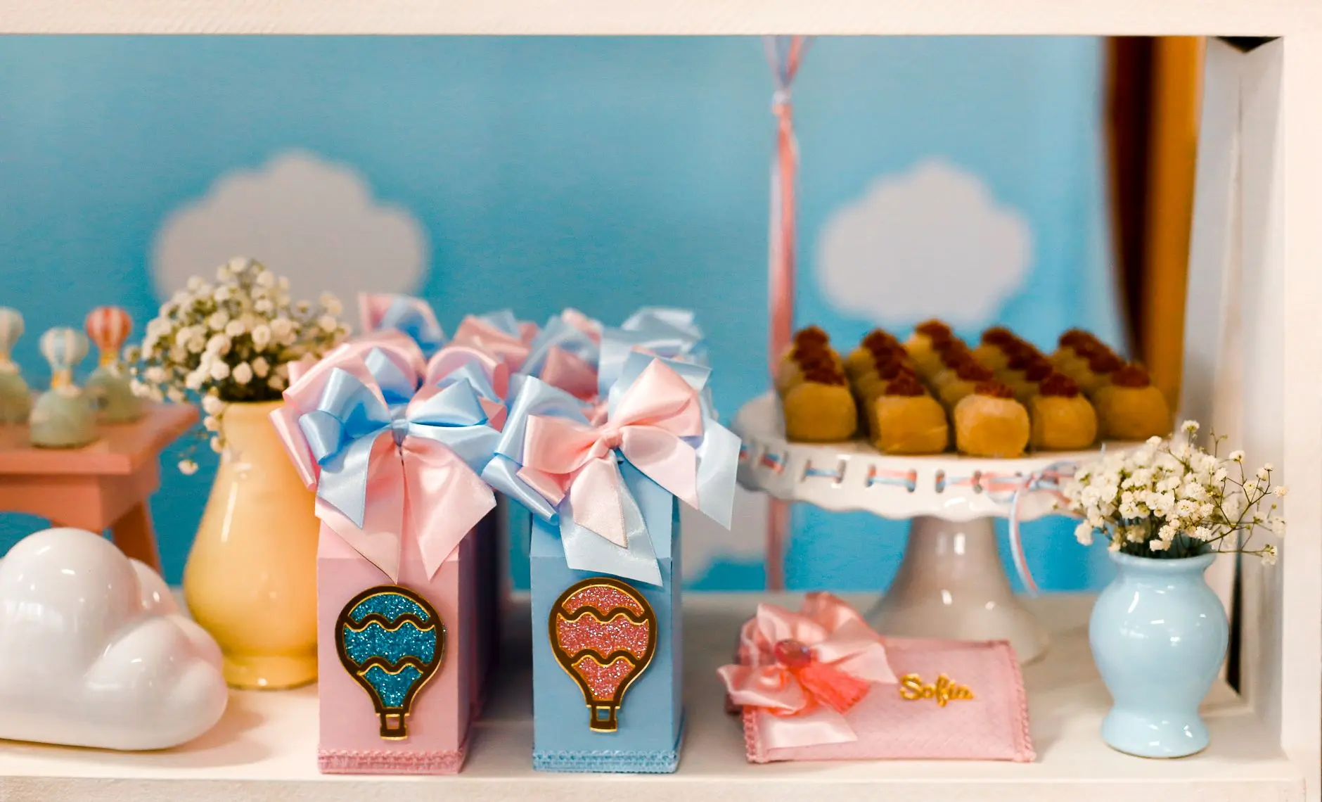12 Unusual Baby Shower Themes Nobody at the Party Has Seen Before