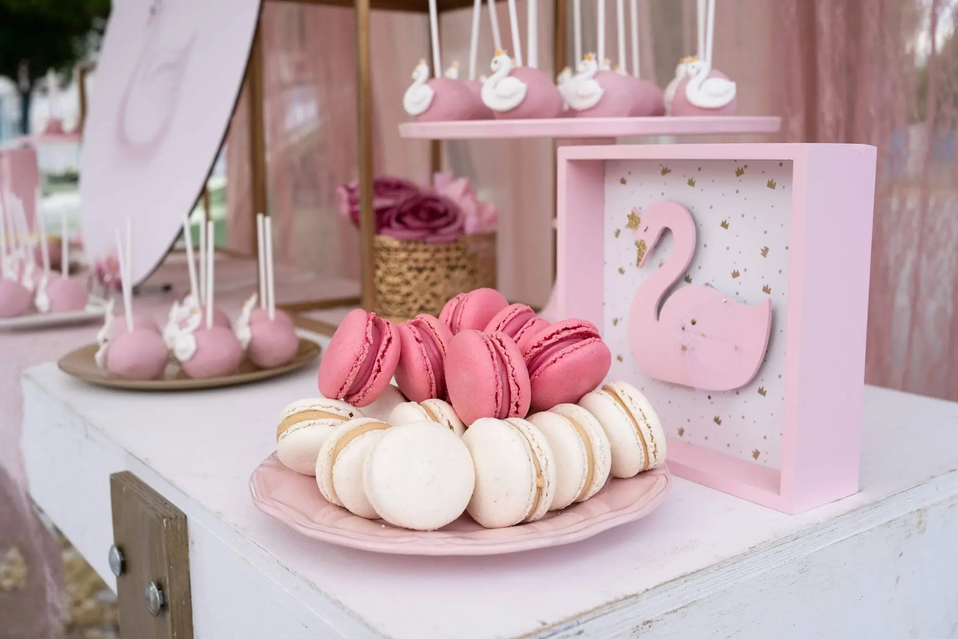 16 Viral Baby Shower Food Ideas People Will Film Before They Eat