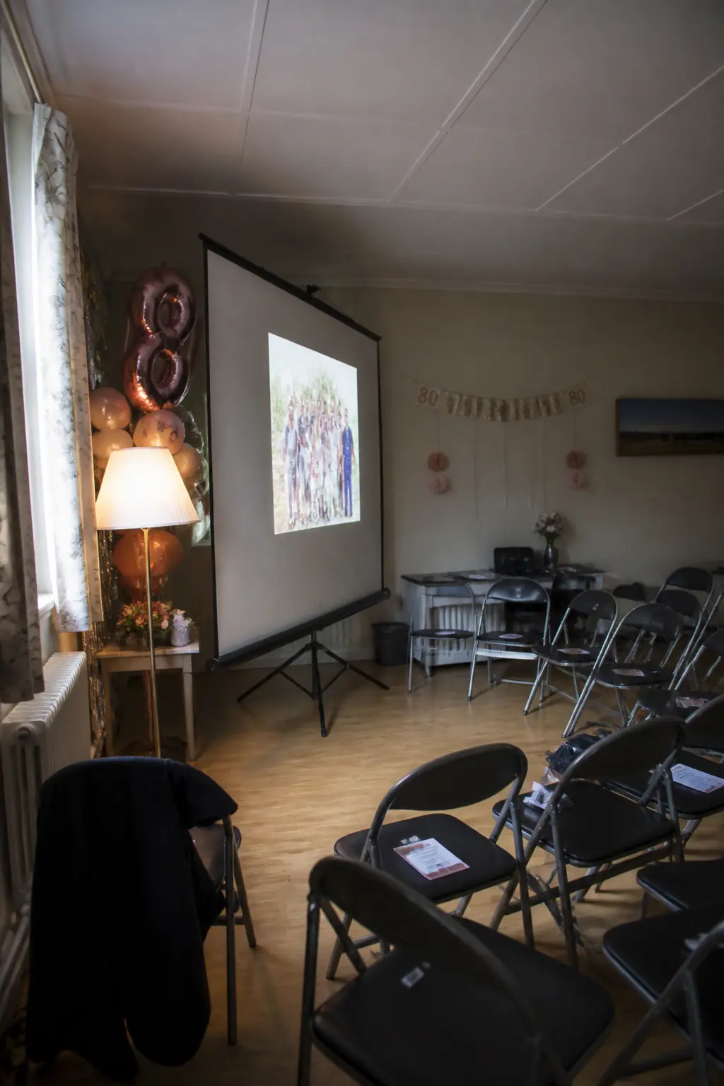 Slideshow Screen Angled Away From the Windows