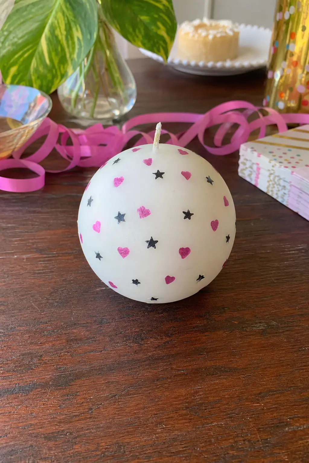 Star and Heart Confetti Ball Candle — Base candle: a round white ball candle. Candle painting ideas