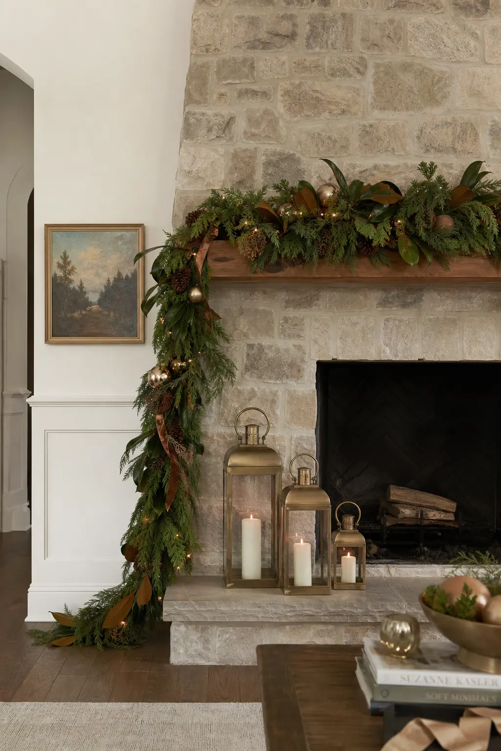 Asymmetric Mantel Garland With Hurricane Cluster