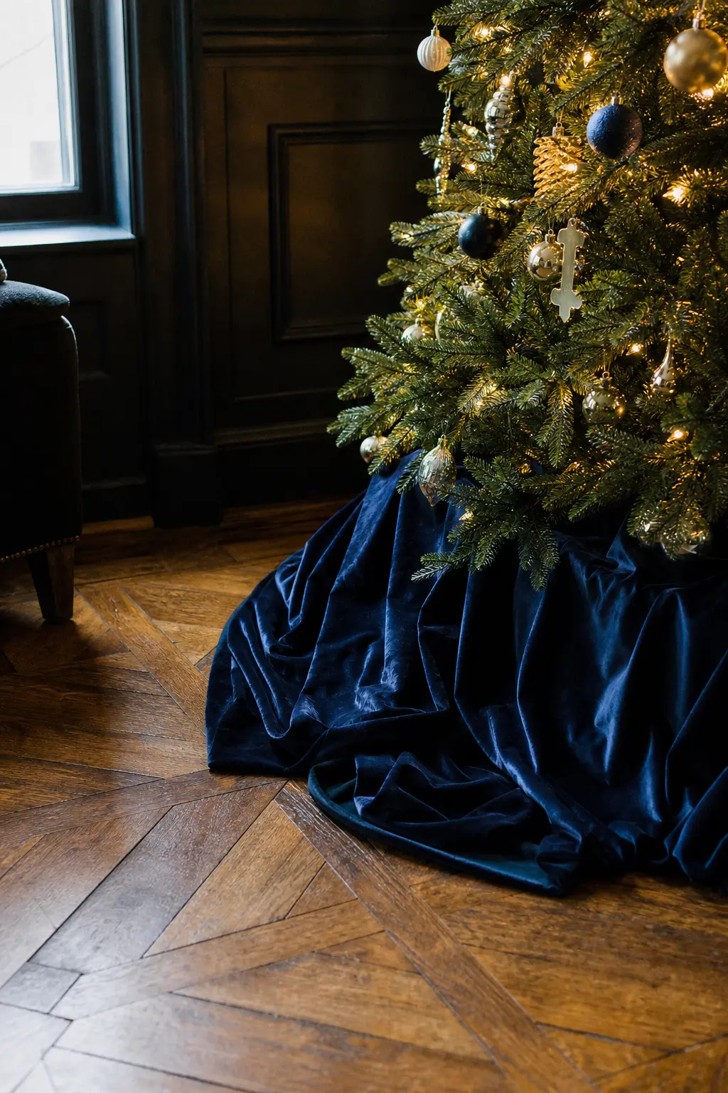 Length of Velvet Laid in Folds