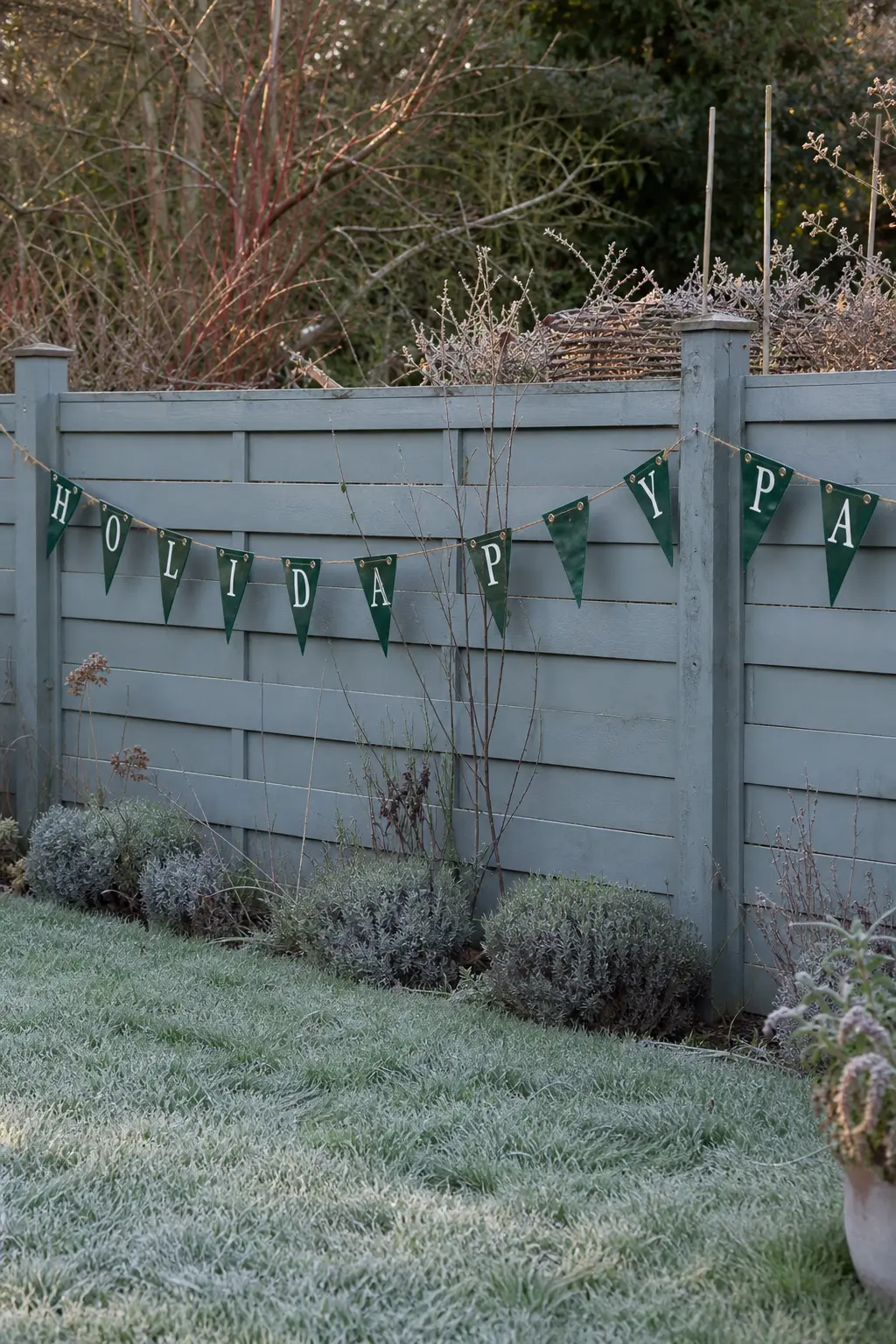 Garden Fence Run in Oilcloth
