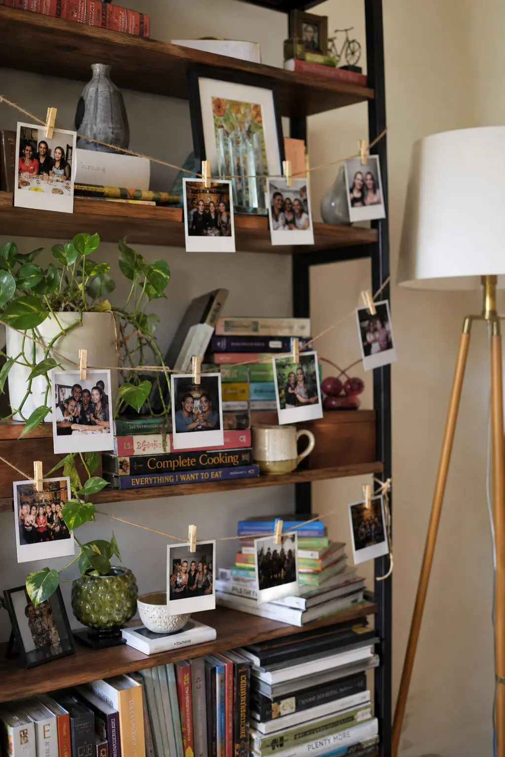 Photo String of the Friend Group