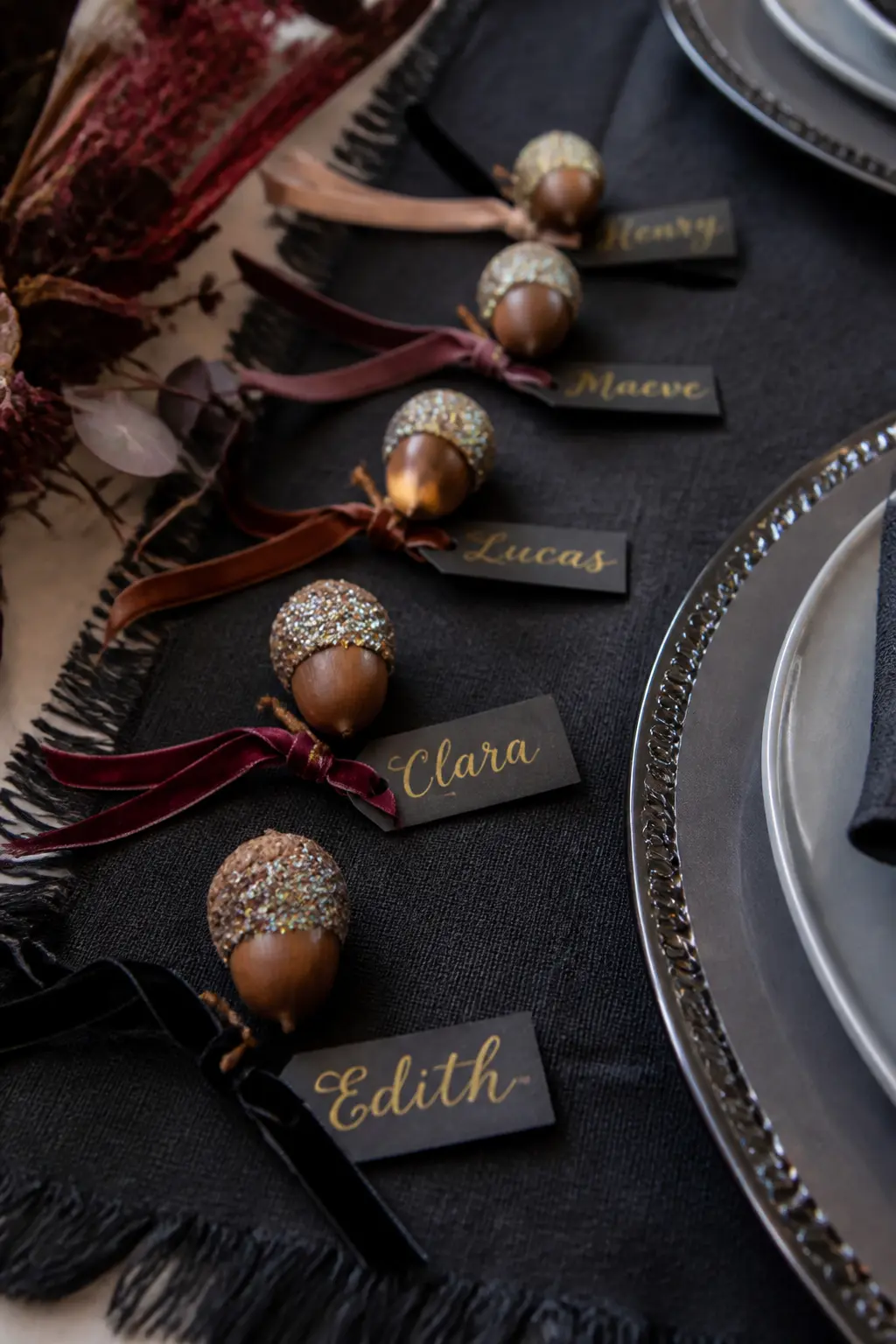 Glitter Dipped Acorn Place Settings — Collect real acorns or buy faux ones from a craft store. Glitter crafts