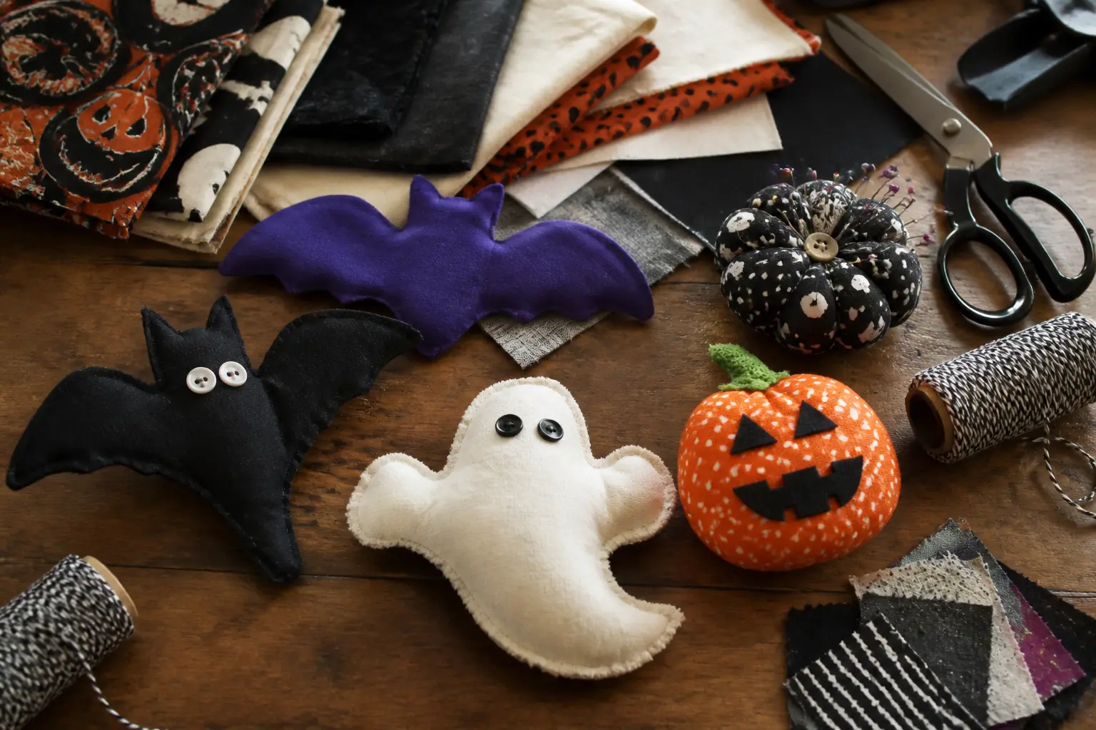 13 Halloween Fabric Crafts for Adults