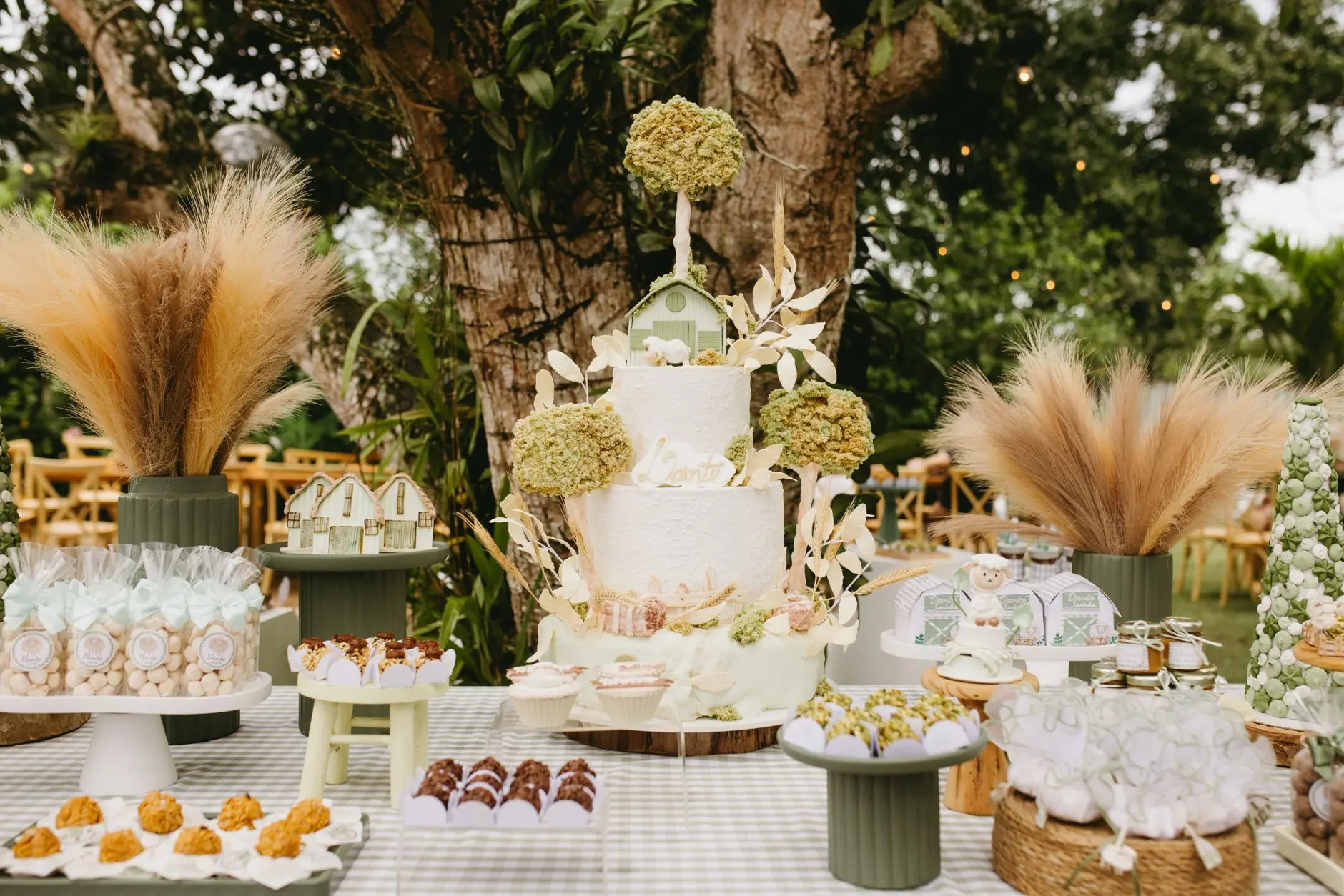 14 Small Birthday Party Ideas That Beat the Big Version