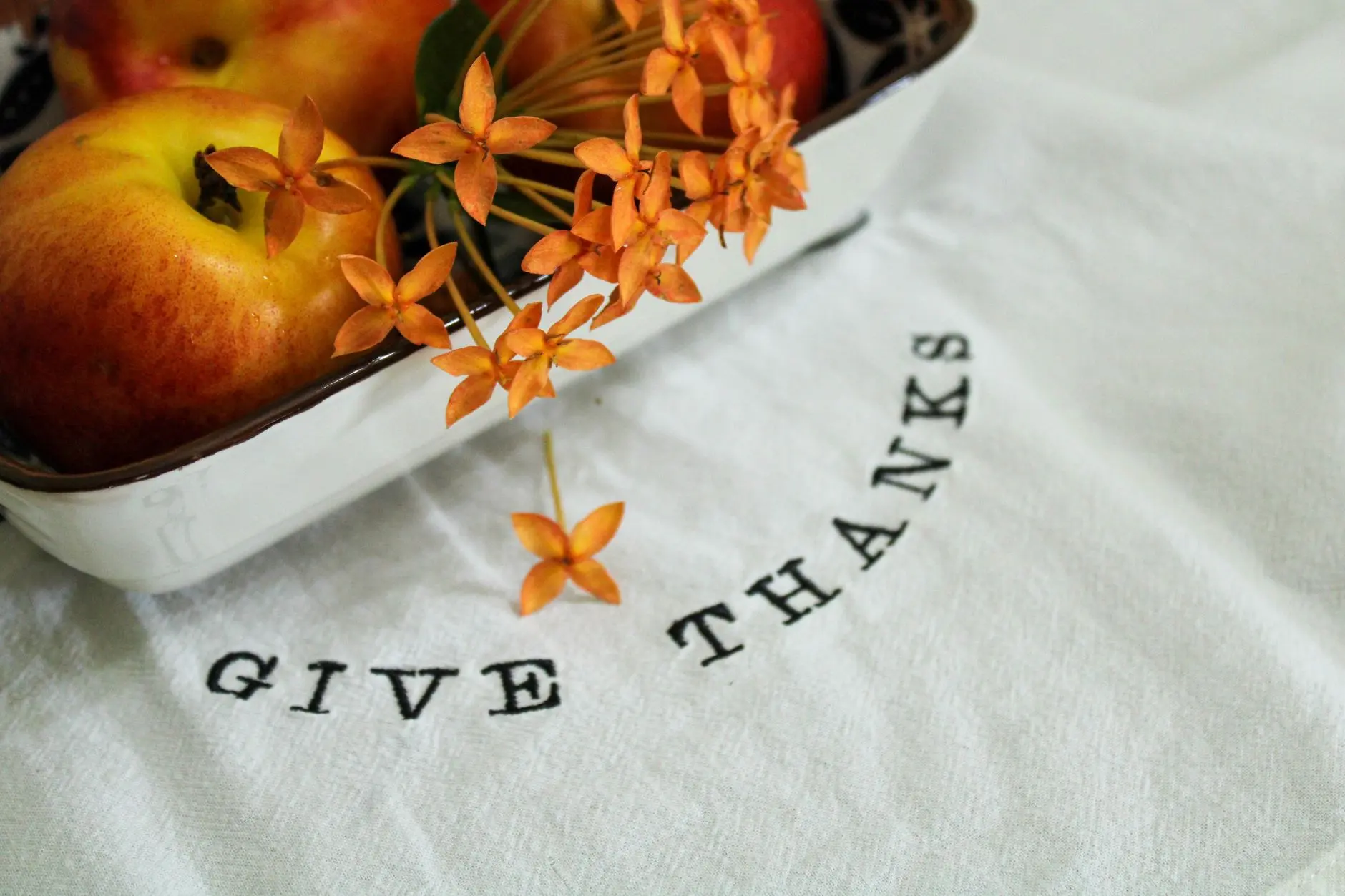 14 Thanksgiving Centerpieces You Can Build in One Trip