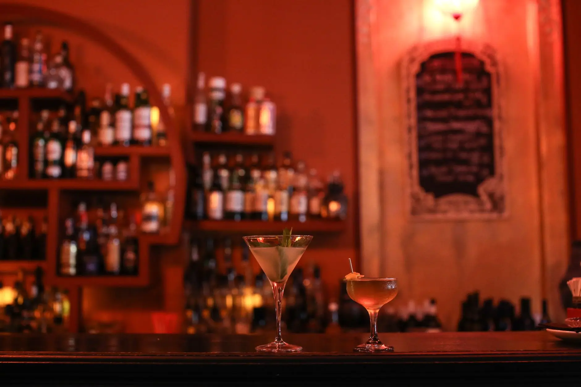 18 Thanksgiving Cocktails You Batch in a Pitcher and Walk Away From