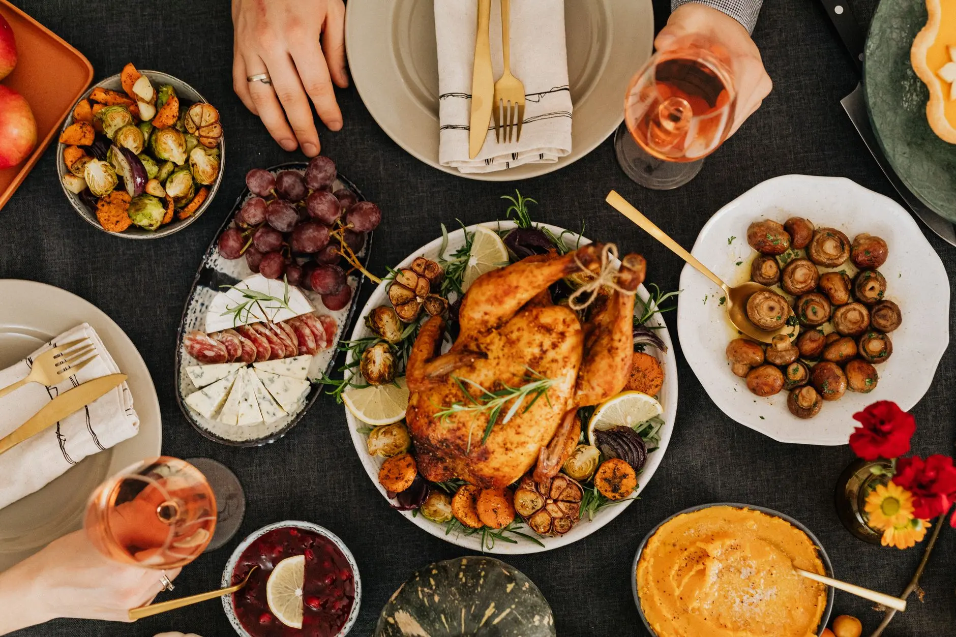 22 Thanksgiving Finger Food Ideas Nobody Needs a Plate For