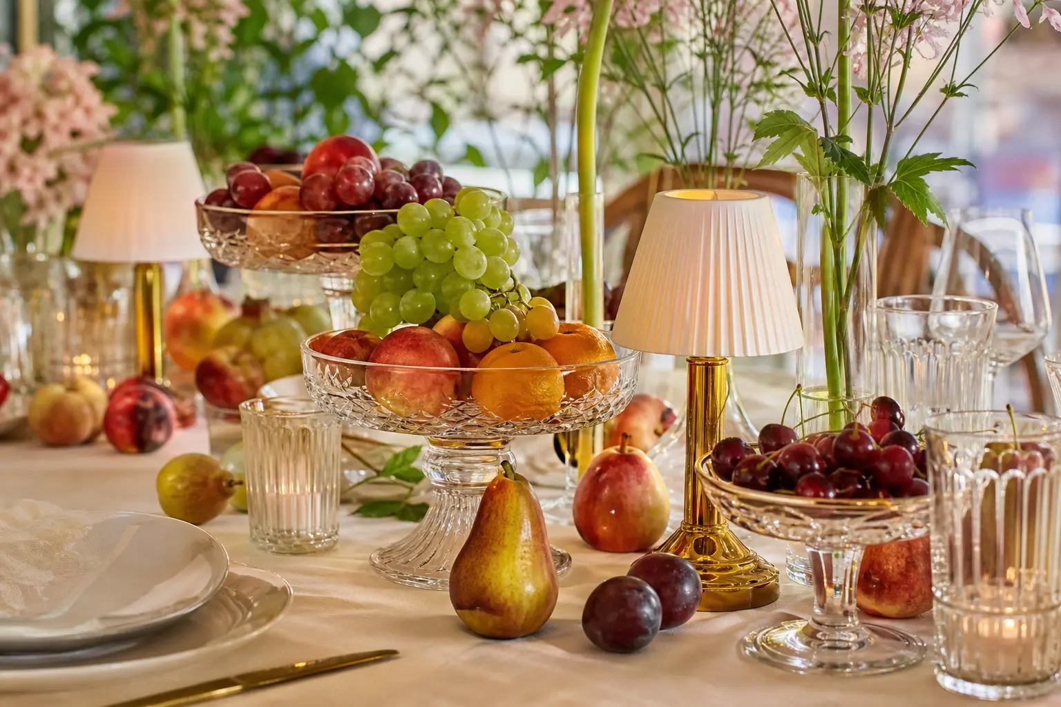 21 Wedding Table Centerpieces Built Around Something Other Than Flowers