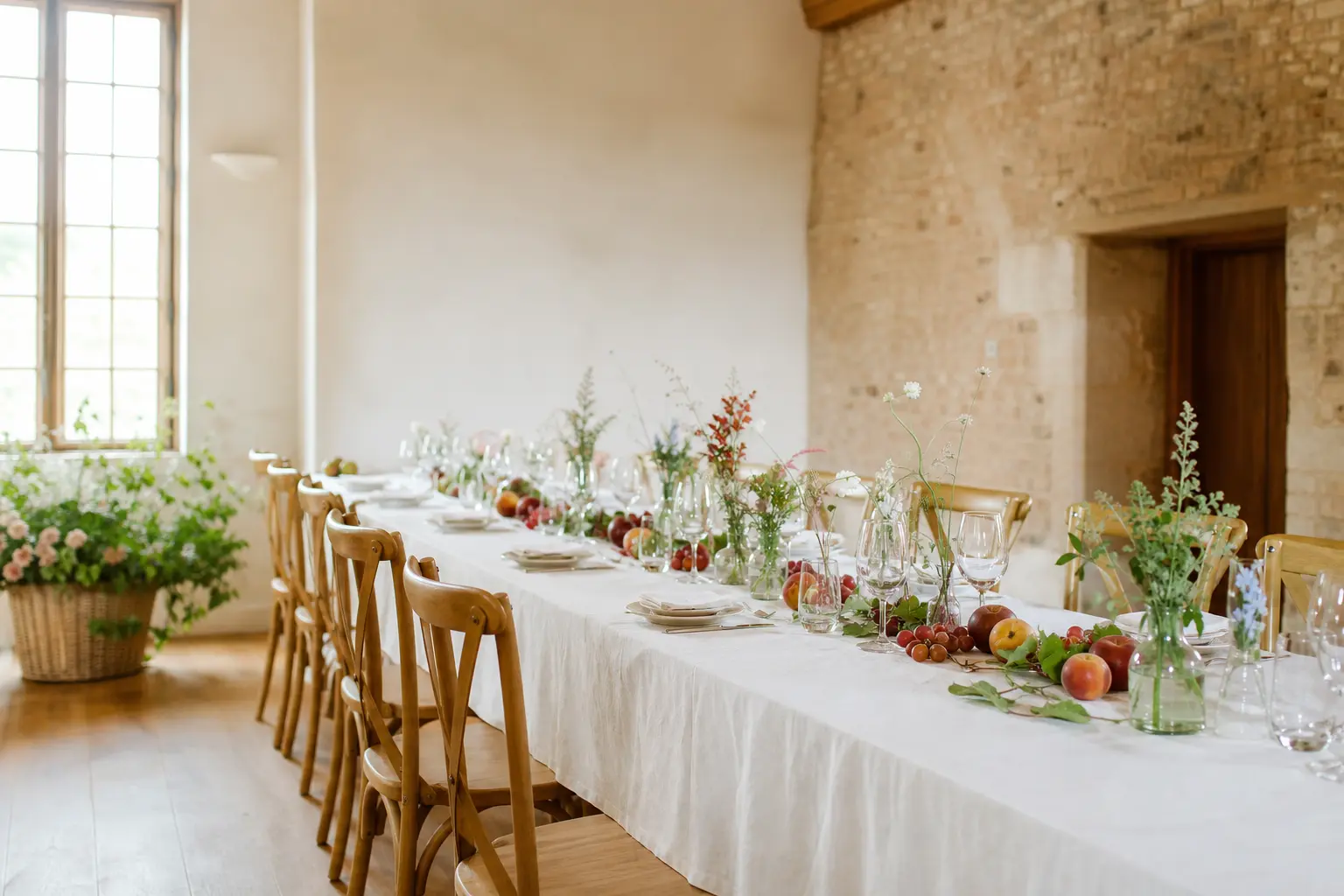 28 Wedding Table Decorations That Move Beyond the Centerpiece