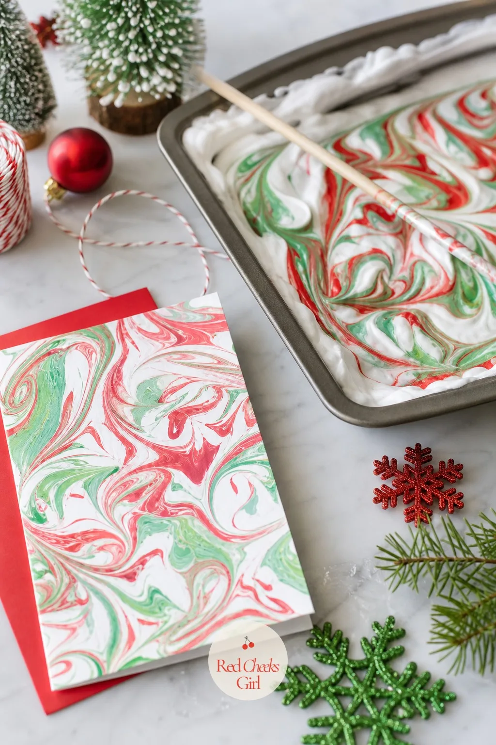 Shaving Cream Marbled Holiday Cards — A card with a handwritten message and nothing else gets a polite thank you and a quick forget. Christmas arts and crafts