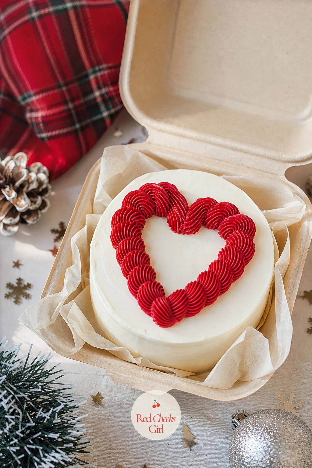 Vintage Red Piped Heart Bento — She would say piping always looks amateur. Christmas bento cake