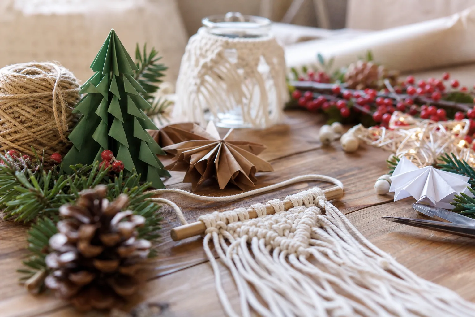 18 Christmas Crafts for Teens That Feel Cool, Aesthetic and Actually Fun