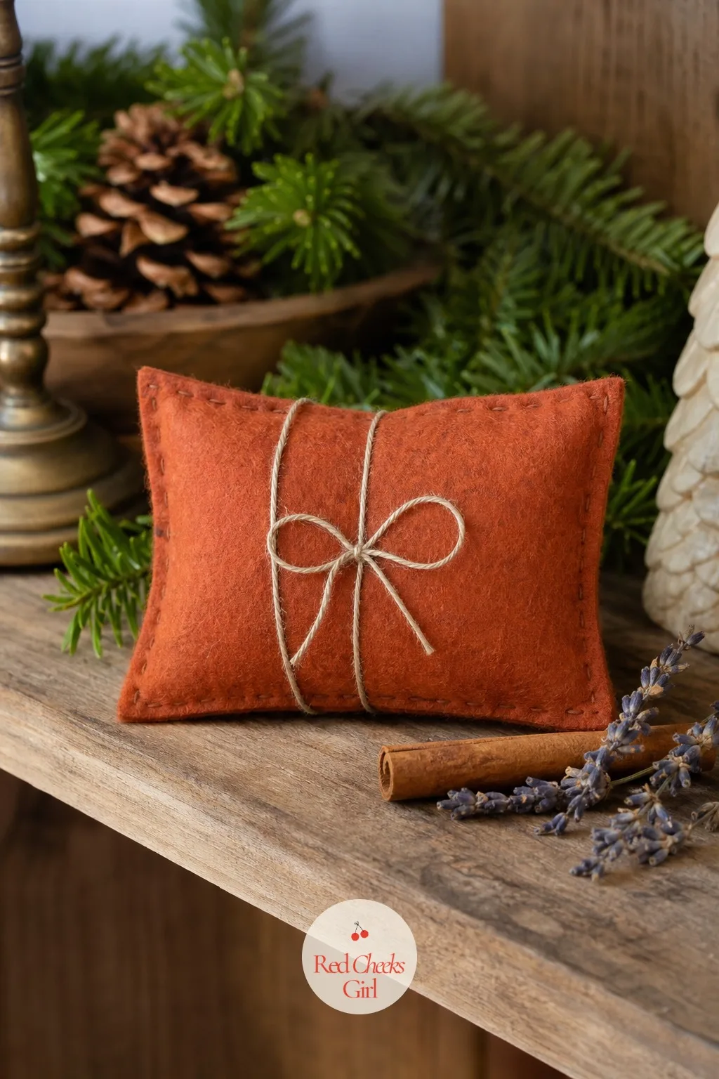 Felt Cinnamon Sachet Pillows — A candle burns down in an evening. Christmas felt crafts