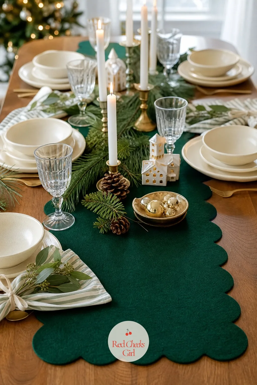 Scalloped Felt Table Runner — A runner that needs ironing after every wash is a runner that stops appearing by the second Christmas. Christmas felt crafts