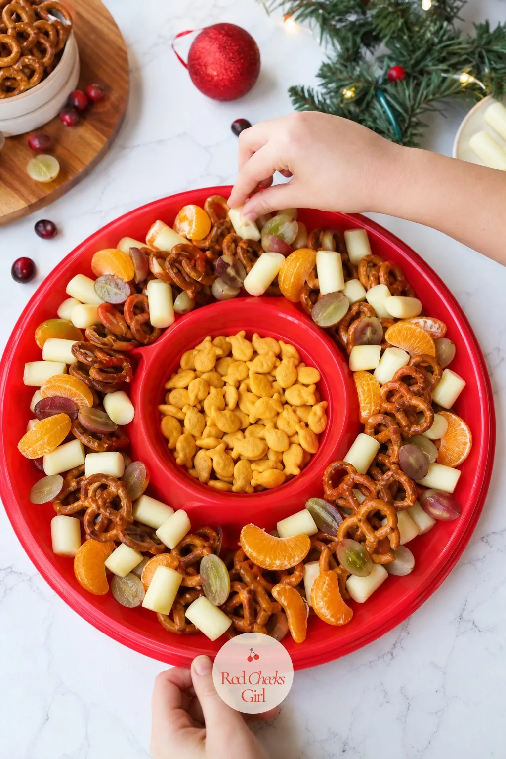 Kids Snack Wreath — The children's table usually gets whatever is left over, arranged however it lands, and it looks like exactly that. Christmas wreath
