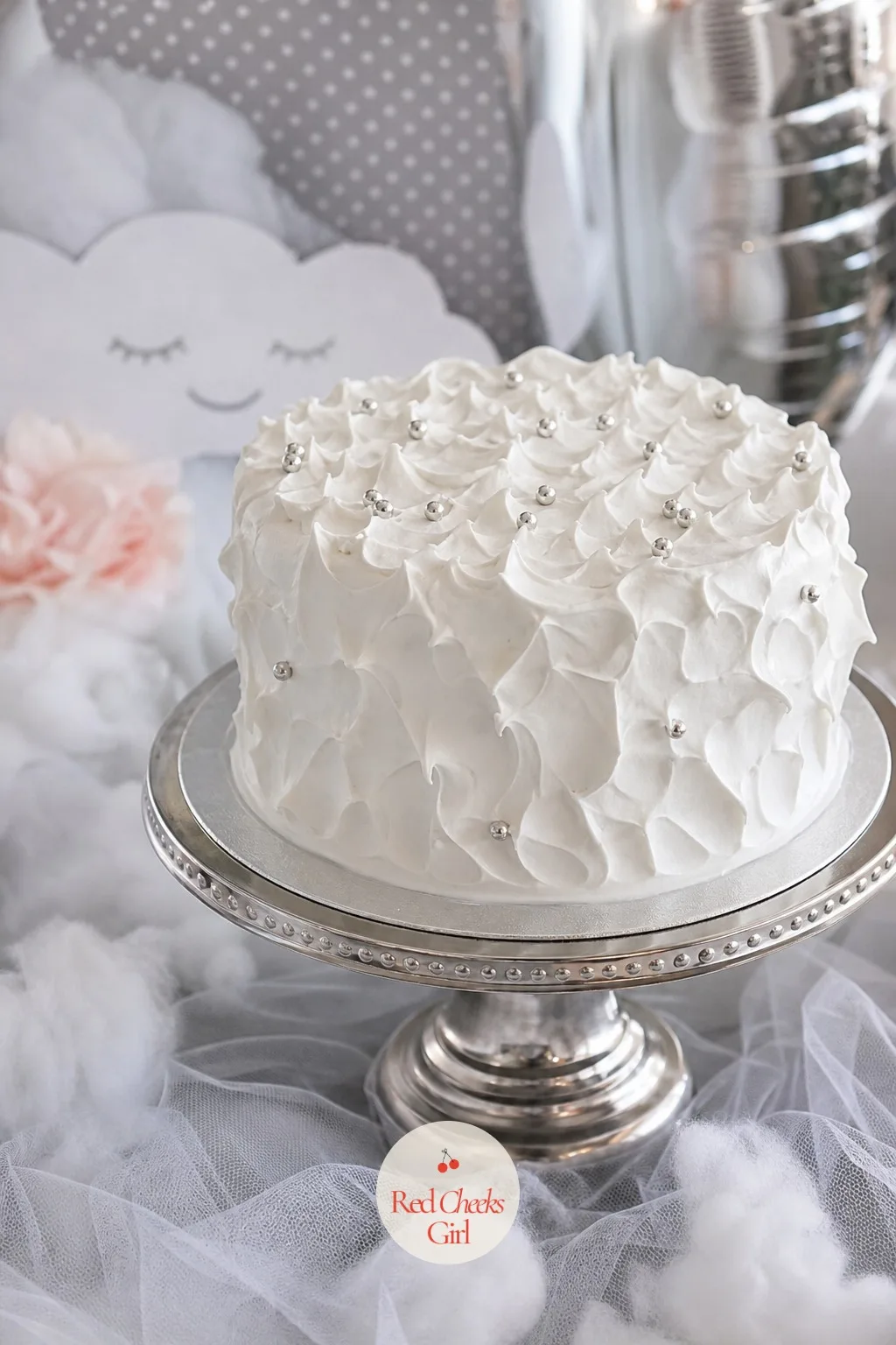 Single-Tier Cloud Cake — A towering tiered cake can feel like overkill for an afternoon shower. Cloud 9 baby shower theme