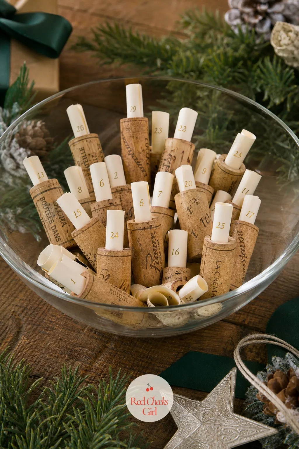Wine Cork Memory Bowl — Every cork saved from the past year turns into this with almost no spending at all. Diy advent calendar