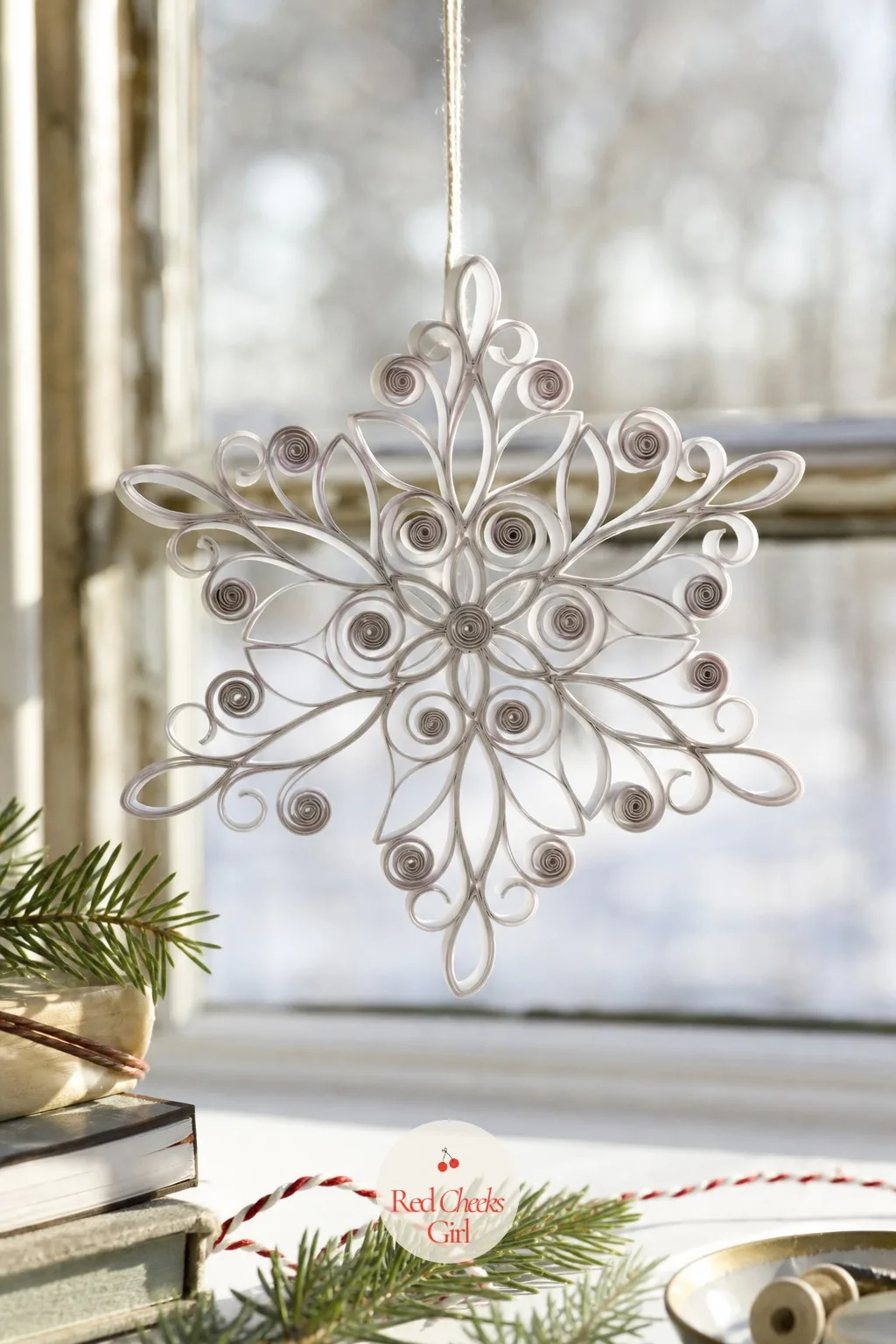 Filigree Quilled Snowflake — Quilling has a reputation for being fiddly, and it is, a little. Diy paper christmas ornaments
