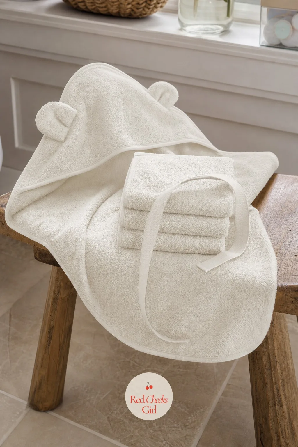 Hooded Towel and Washcloth Bath Set — Nobody tells you how many towels a newborn goes through in a week until you are the one doing laundry at midnight. Gender
