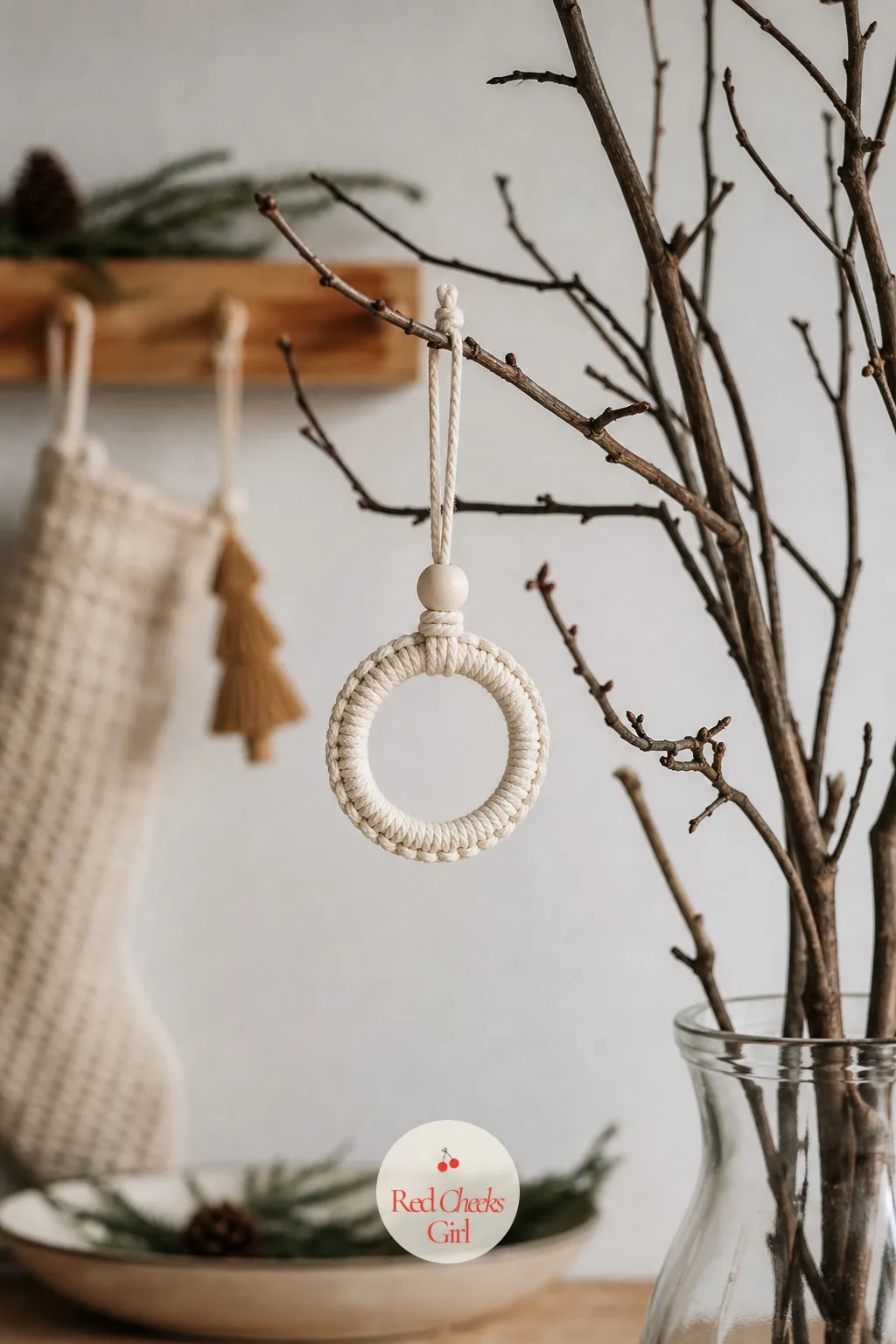 Minimalist Macrame Ring Ornament — Sometimes the least decorated ornament is the one that stops a guest mid-conversation. Macrame christmas ornaments diy