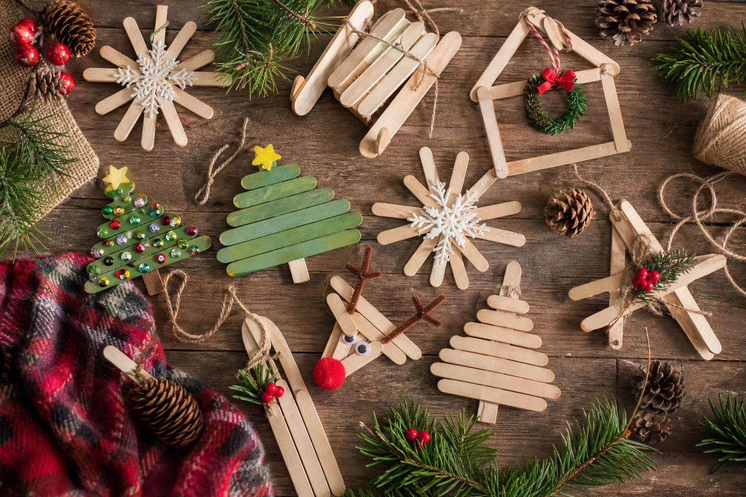 18 Popsicle Stick Christmas Crafts That Make Snowy Afternoons Merry